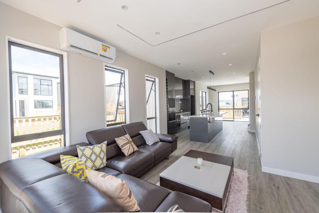 Landing path drive hobsonville, Auckland (updated prices 2024)