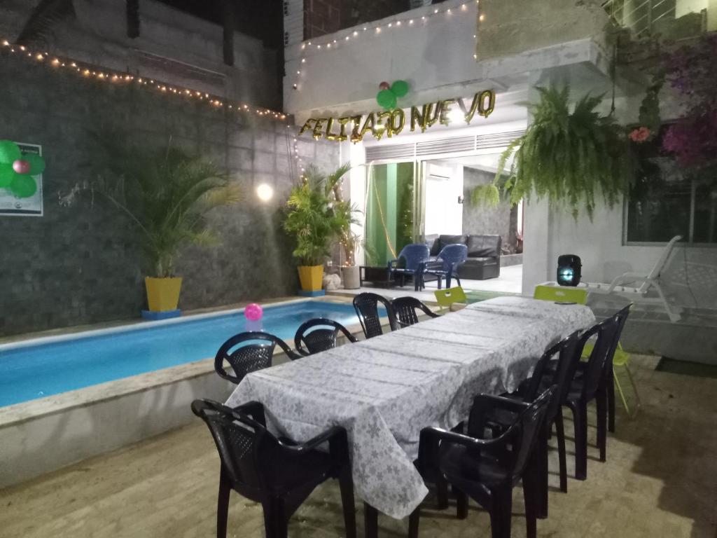 Bazén v ubytování Casa Playa Arreboles nebo v jeho okolí