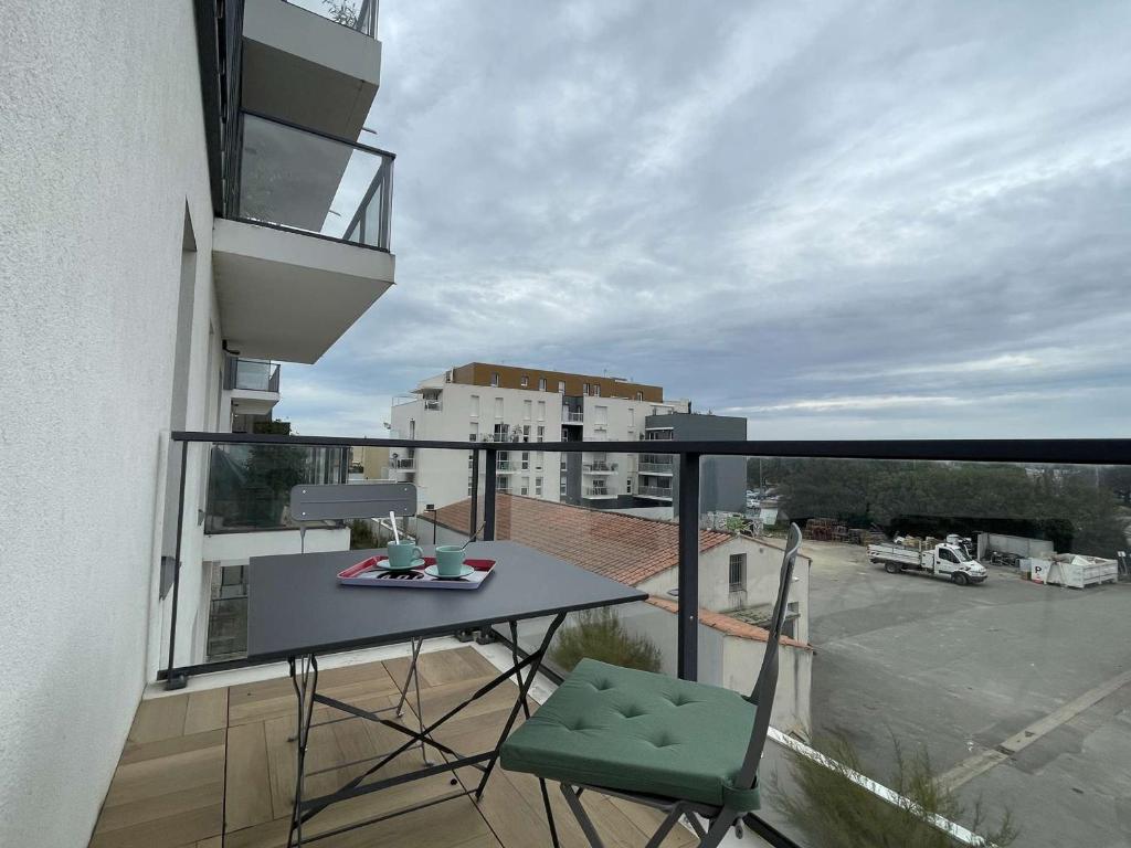 Fotografia z galérie ubytovania Appartement Design 2 Pièces avec Balcon, Proche Plage et Port à La Rochelle - FR-1-246-641 v destinácii La Rochelle