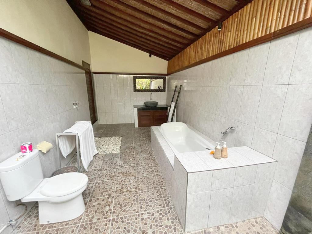 Koupelna v ubytování Intan Villa & Suite Ubud