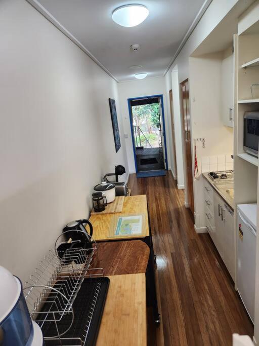 Water View. 1bedroom Sleeps 2. WI-FI, Wash Machine - Appartement Met één Slaapkamer