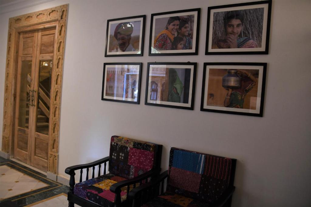 Posezení v ubytování Hotel Meri Haveli