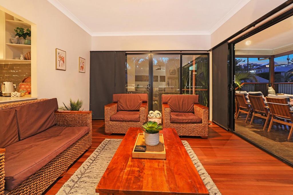 Posezení v ubytování Luxury Holiday Home in Alex - Heated Pool - Pets Allowed