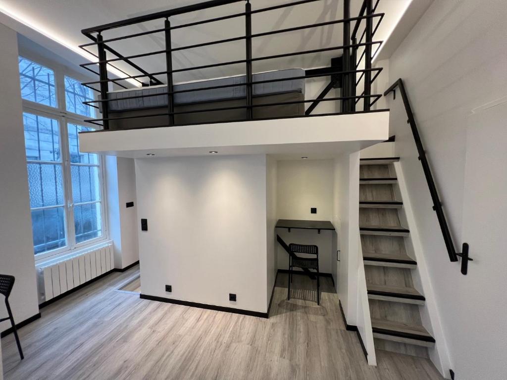Pere Lachaise Apartment - Apartment - Ground Floor
