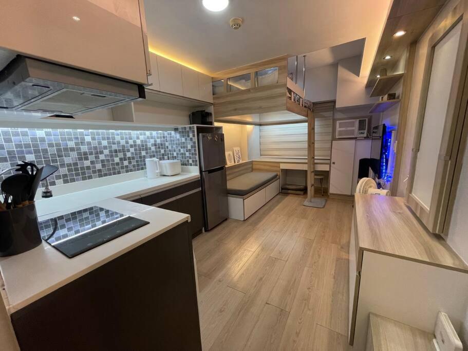 WIFI Netflix Disney Videoke- Card & Console Games