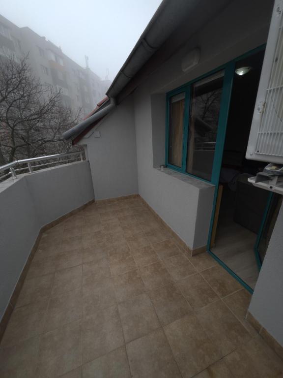 Nespecifikovaný výhled na hory nebo výhled na hory při pohledu z hotelu