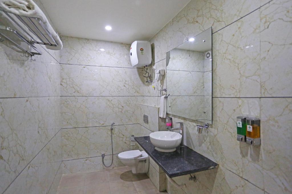 Koupelna v ubytování Hotel Decent Suites - Delhi Airport