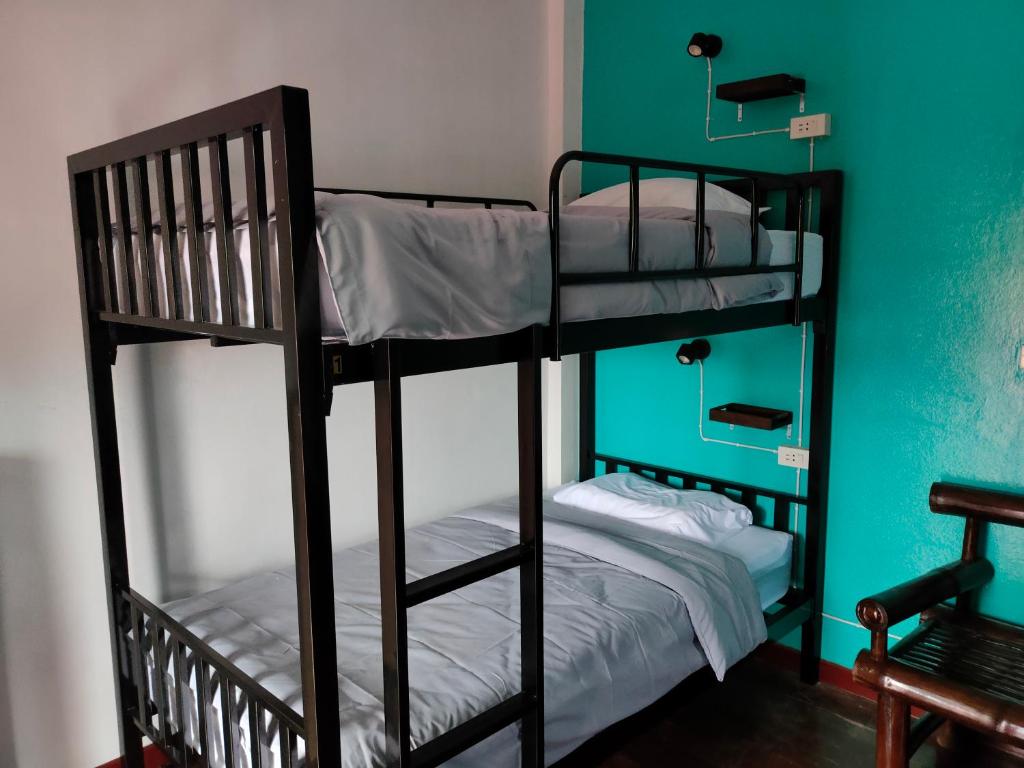 Postel nebo postele na pokoji v ubytování Blue Moon House - A budget hostel for easy travellers