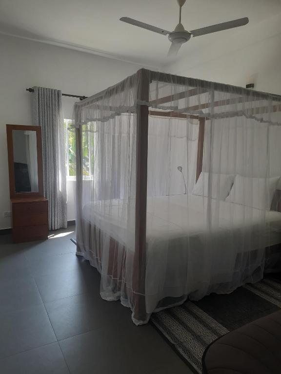 Hotel Paradiso, - 17