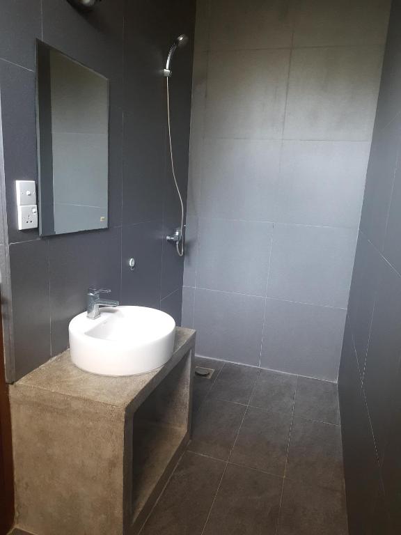 Hotel Paradiso, - 13