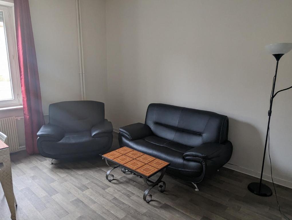 Le Thannois - appartement 2 chambres, salon, cuisine équipée, parking et wifi gratuit – photo 14