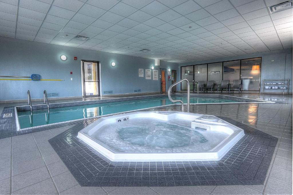 Holiday Inn Express & Suites Toronto Airport West by IHG - Resim 28