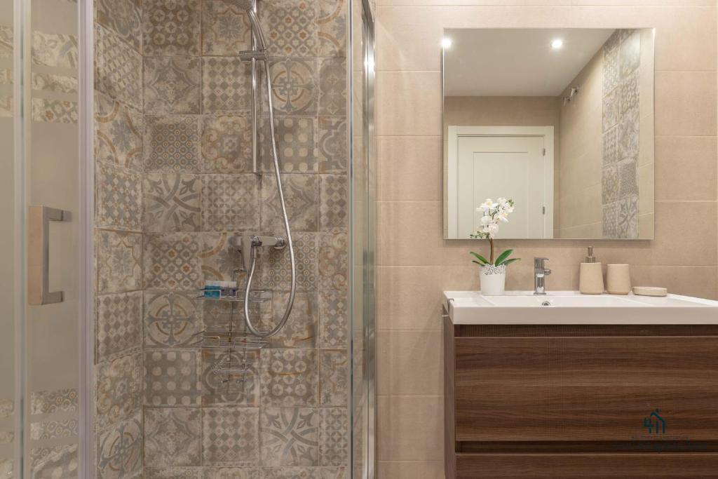 Kúpeľňa v ubytovaní Living4Malaga Picasso Deluxe Apartment