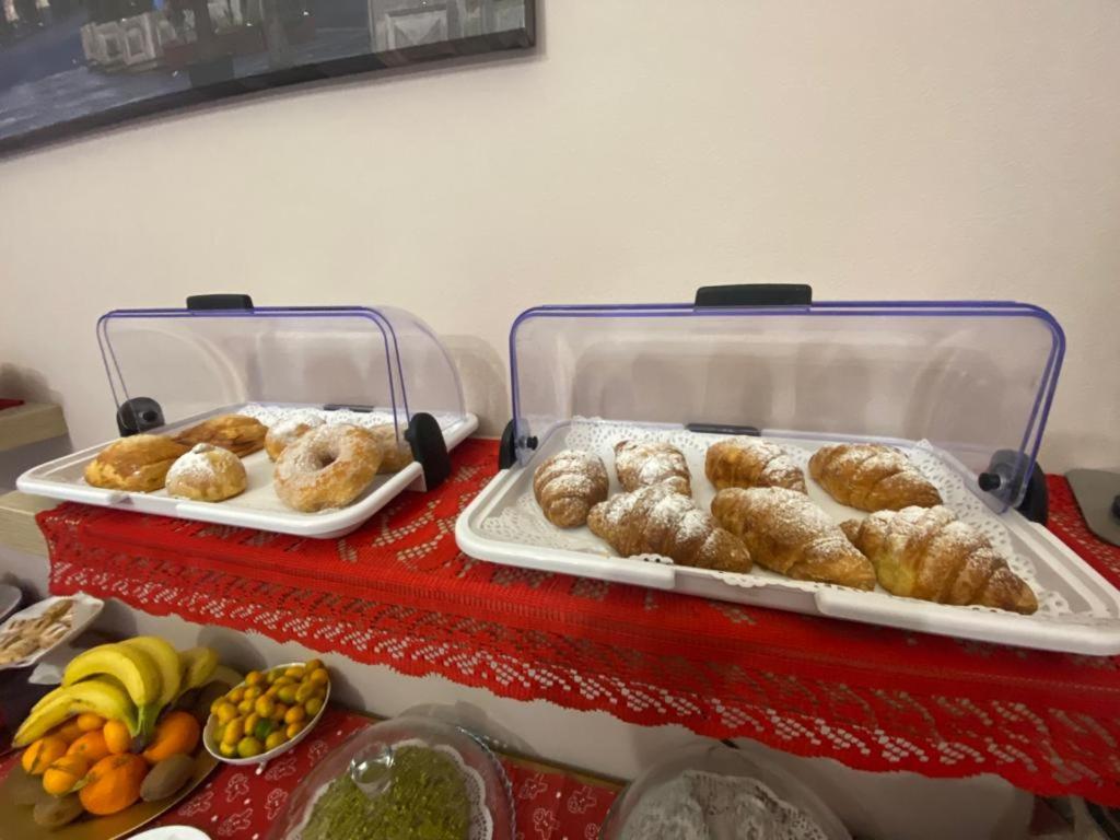 B&B Romeo Luxury Rooms - 19