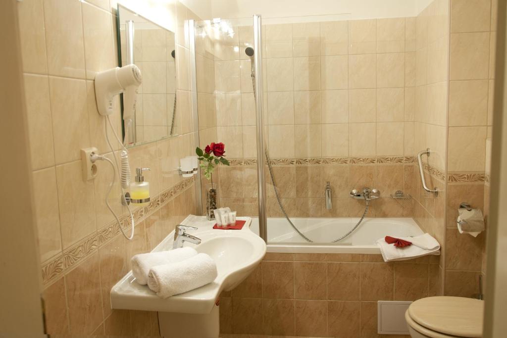 Koupelna v ubytování Hotel Heluan