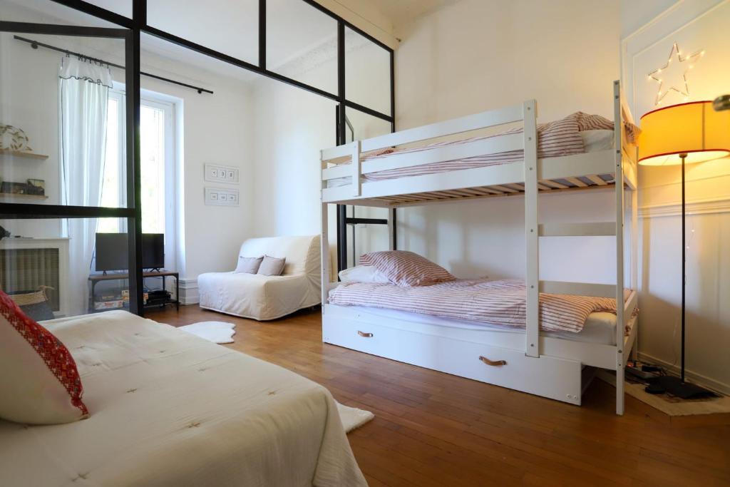 Posteľ alebo postele v izbe v ubytovaní La Terrasse Vaugelas - 2 bedroom apartment with terrace