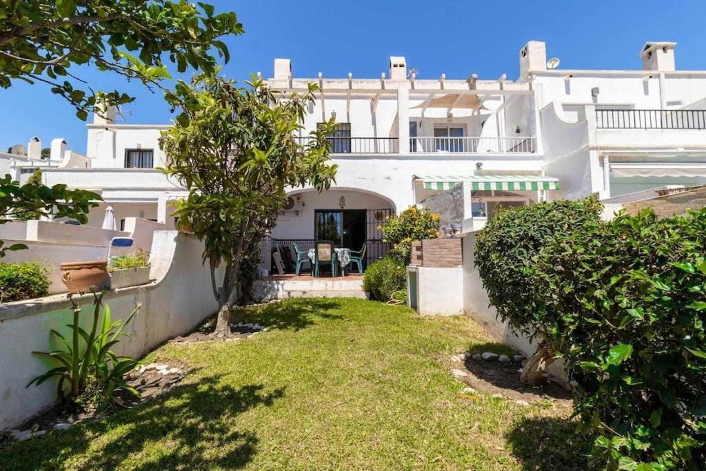 Tropicana Townhouse, 2 bedroom next to the pool, Nerja ...