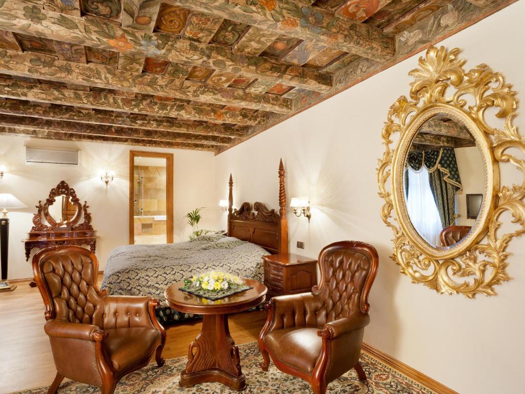 Hotel U Prince Prague by BHG - Resim 27