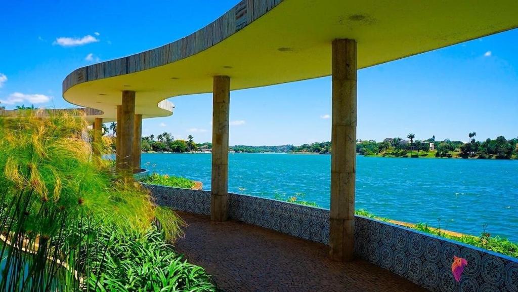 Flat em Frente à Lagoa da Pampulha e Piscina - Housity