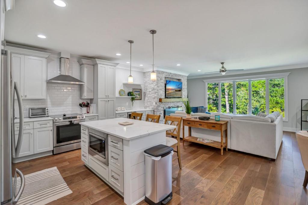 Tall Ship Condo at Keowee Key, 306, Salem (updated prices 2024)