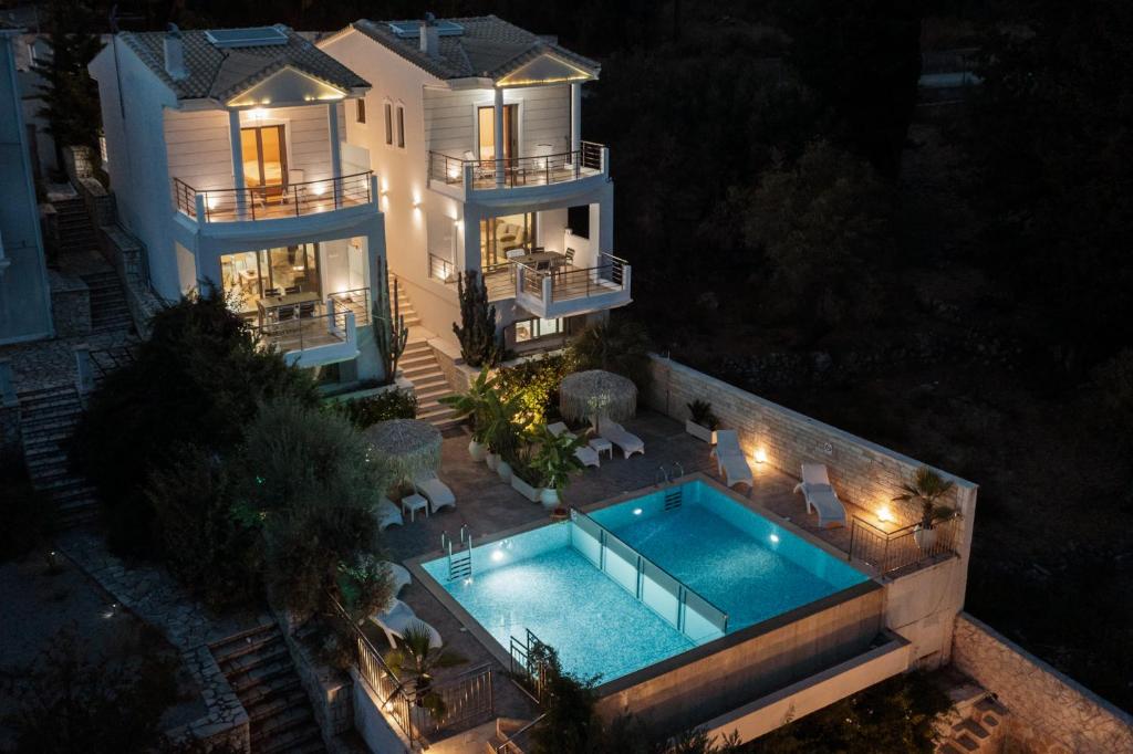 The swimming pool at or close to Villa Maria PF