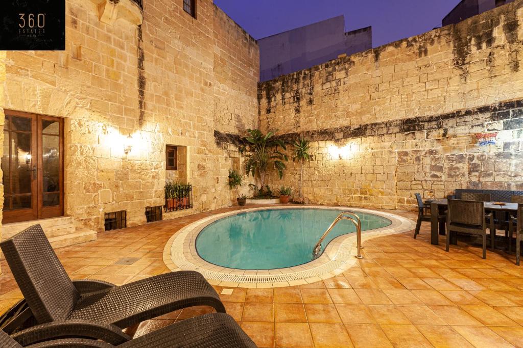 A Wonderful retreat VILLA with private POOL & BBQ by 360 Estates