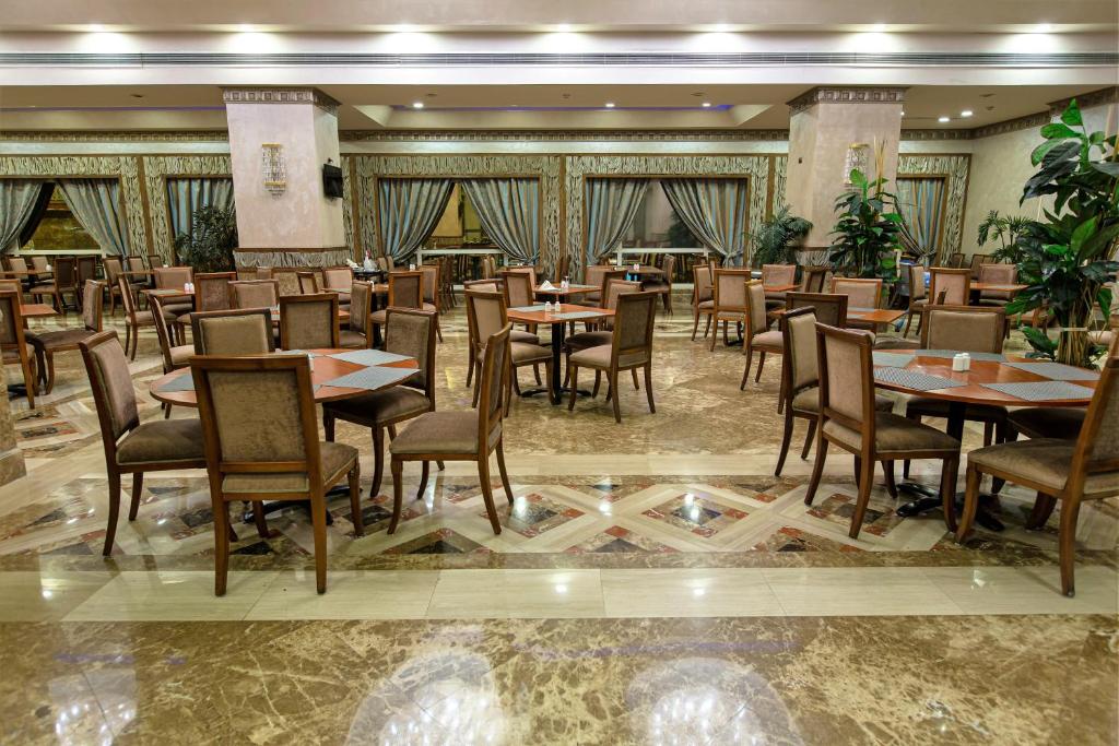 Restaurace v ubytování Triumph Plaza Hotel
