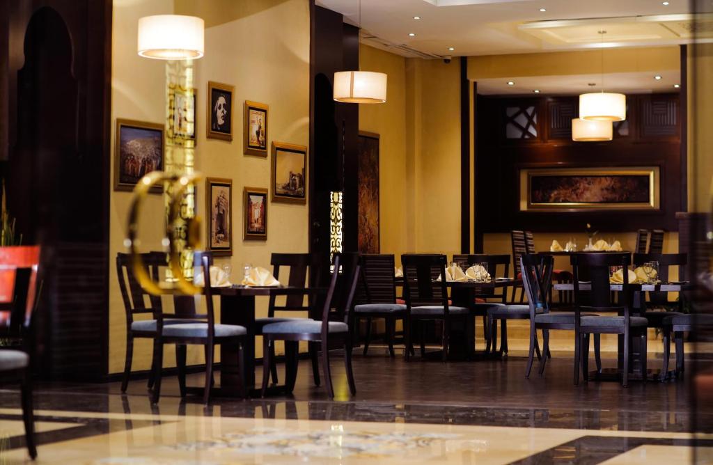 Posezení v ubytování Triumph Plaza Hotel