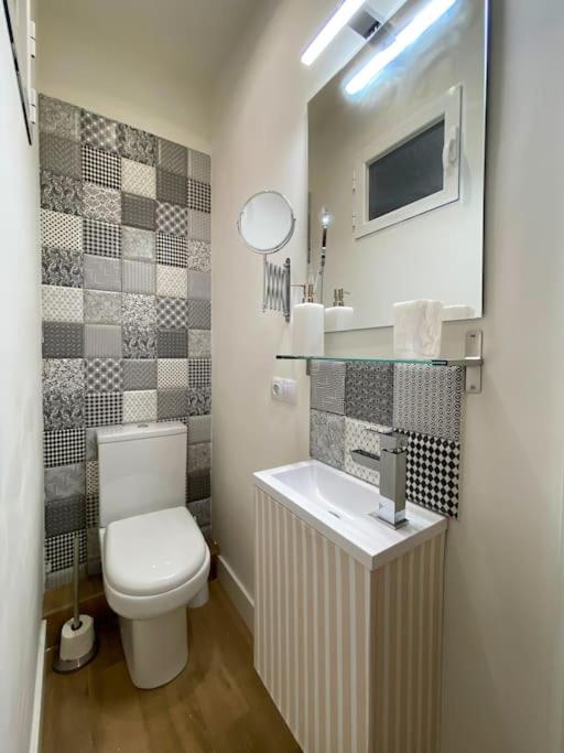 Koupelna v ubytování NEW Lavapies Spacious flat, 2 bedrooms and 2 balconies