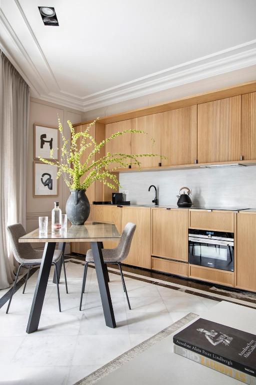 Ayala 63 - THE ARC COLLECTION - 5