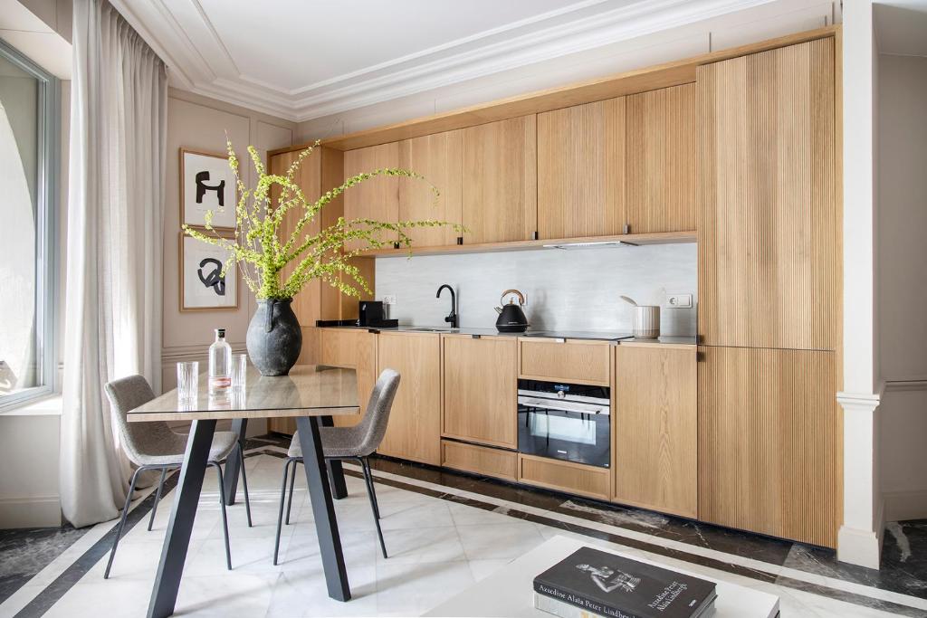 Ayala 63 - THE ARC COLLECTION - 4