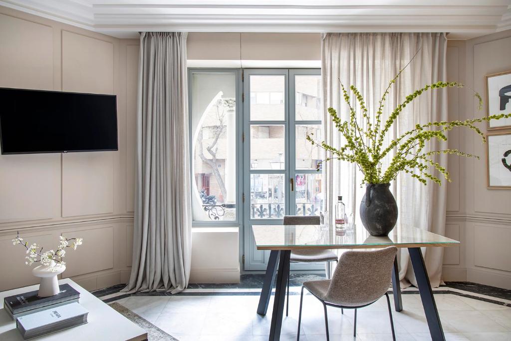 Ayala 63 - THE ARC COLLECTION - 3