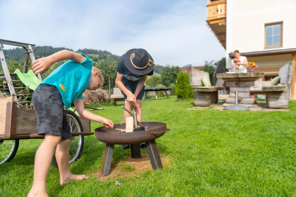 Hostia v ubytovaní Hartlhof Urlaub am Baby- und Kinderbauernhof