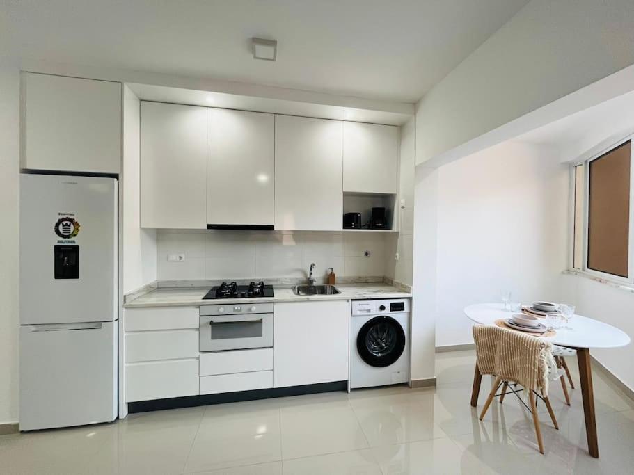 Kitchen o kitchenette sa Bliss Apartments T1 - Soleil