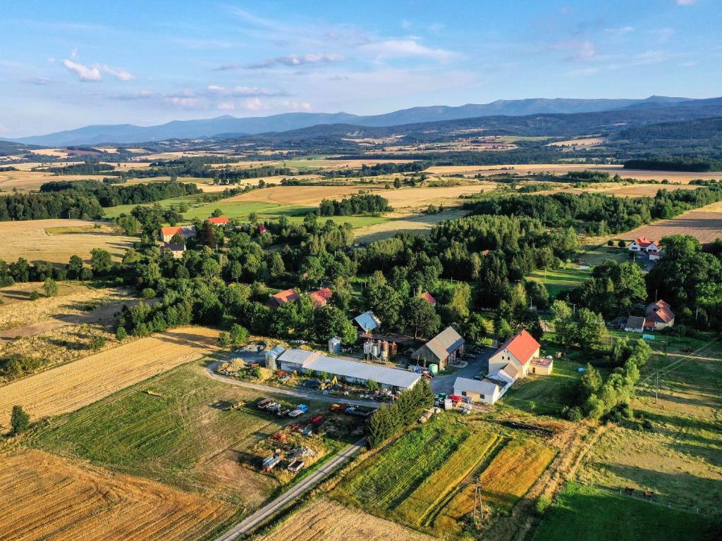 Fotografia z galérie ubytovania Gospodarstwo Agroturystyczne Chata na Izerskim Wzgórzu v destinácii Mirsk