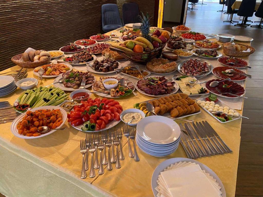 Φαγητό σε αυτό το ξενοδοχείο ή κάπου εκεί κοντά
