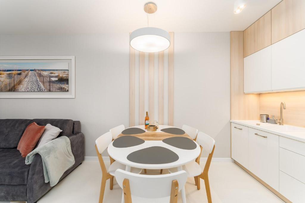 Kuchnia lub aneks kuchenny w obiekcie Sunrise Apartament
