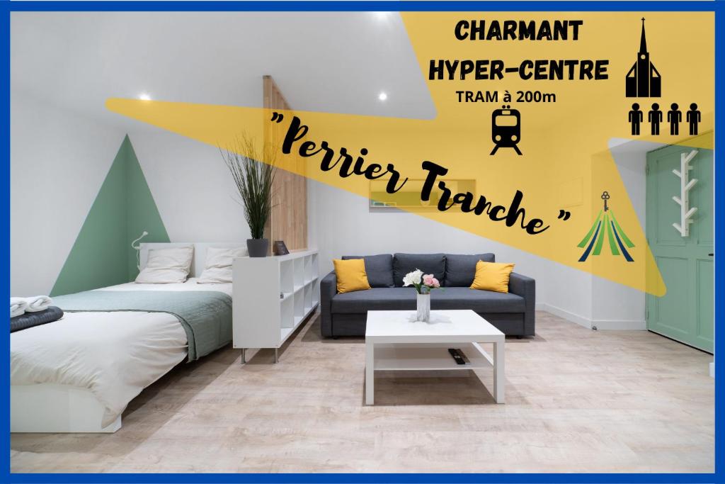 Posteľ alebo postele v izbe v ubytovaní ※Perrier Tranche※ Emplacement Central ⁕ Charmant