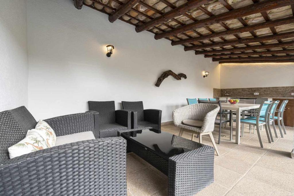 Posezení v ubytování Can Cosset Holiday Home