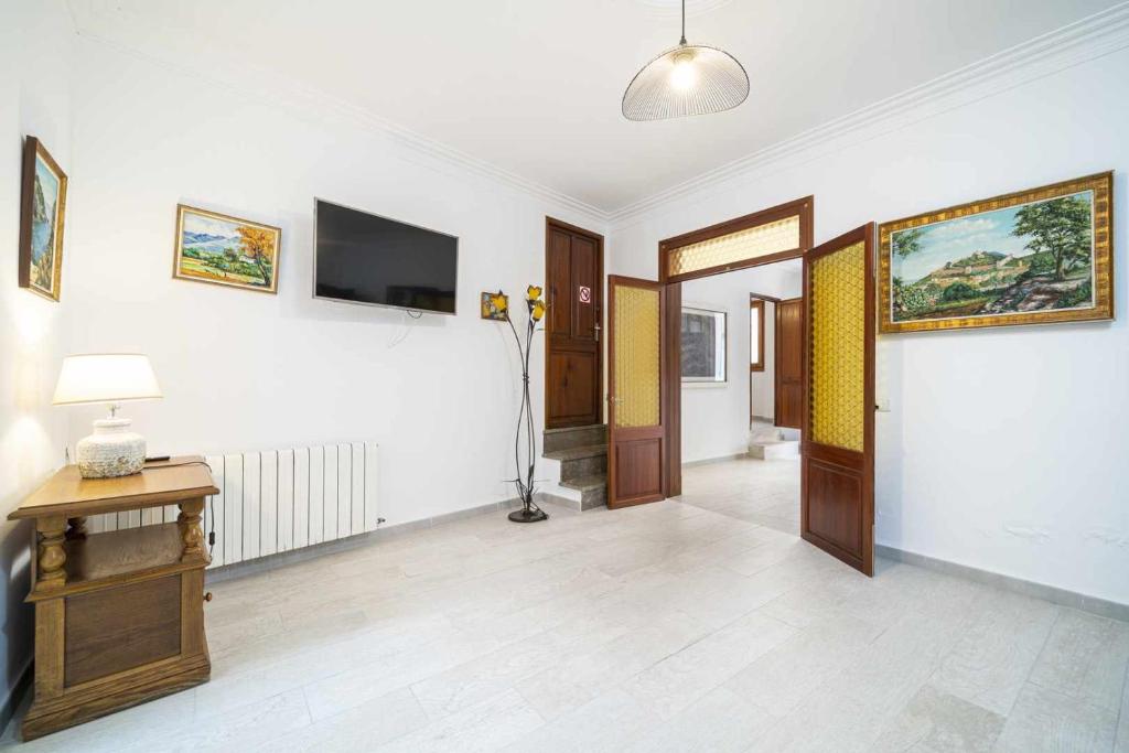 TV a/nebo společenská místnost v ubytování Can Cosset Holiday Home