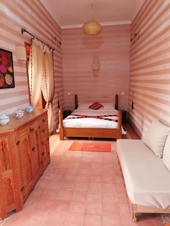 Postel nebo postele na pokoji v ubytování DAR MAR'OUKA , Maison d'hôtes