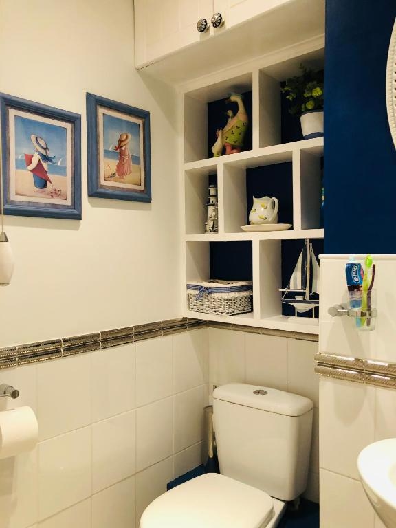 Squirrel house B&B in High