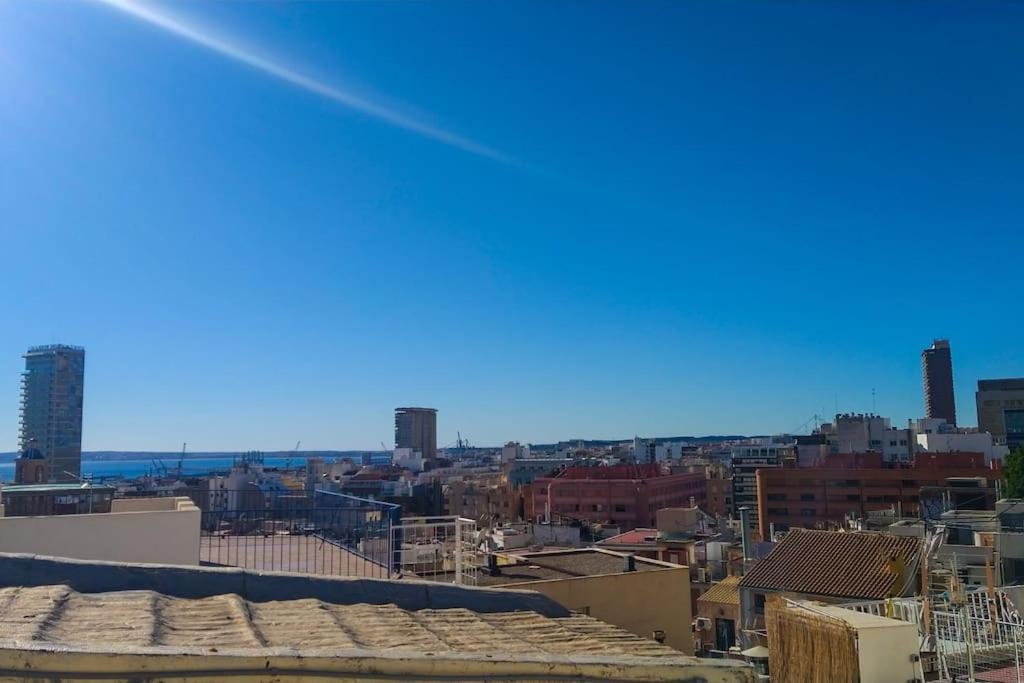 Casa Colorista En El Casco Antiguo, Alicante – Updated 2023 ...