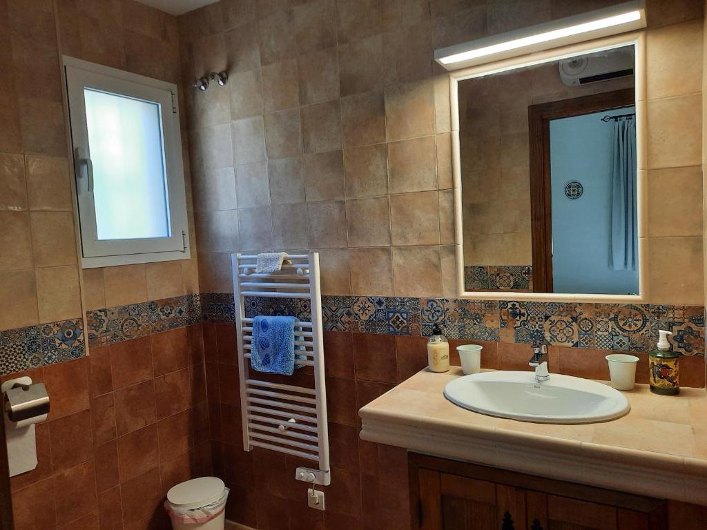Casa Montaña Vélez-Málaga B&B - 带游泳池的国王室