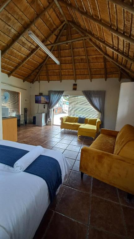 28 at Van Den Bos International Guesthouse - Housity