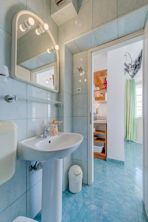 Koupelna v ubytování Pikolo Apartments Omiš