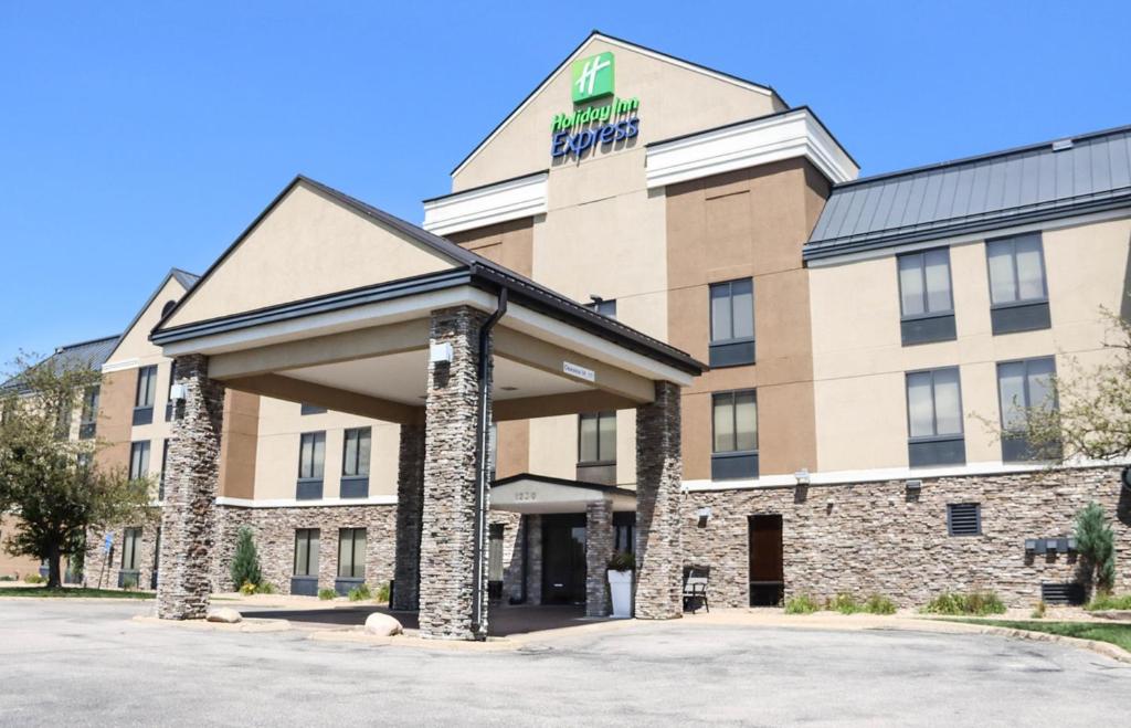 a rendering of the inn at the park at Holiday Inn Express Cedar Rapids - Collins Road, an IHG Hotel in Cedar Rapids