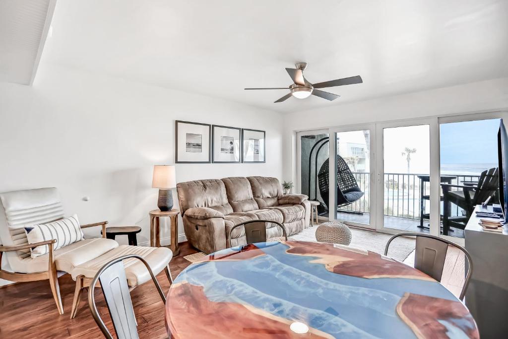 Crescent Cay - Housity