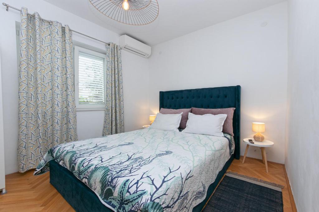 Fotografie z fotogalerie ubytování Apartments by the sea Podgora, Makarska - 20231 v Podgoře