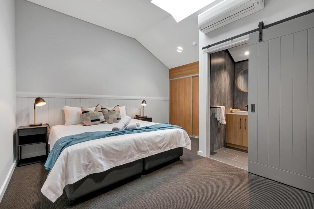 Gawler Arms Hotel - Standard King Room